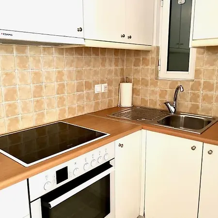 Pratinou 1b/r Apartment Athens
